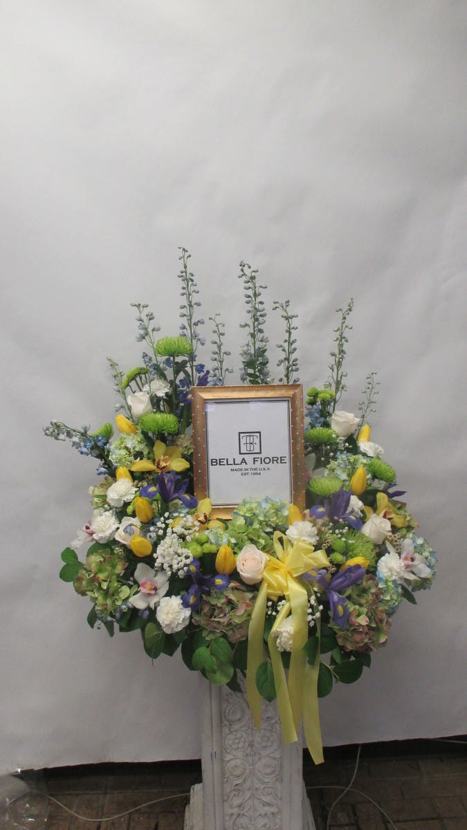In Loving Memory Wreath Staten Island (NY) Sympathy & Funeral Flowers Moravian Florist