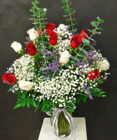 18 Red White Roses